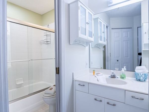 Holmes Beach 2 Bedroom Vacation Rental with Shared Pool