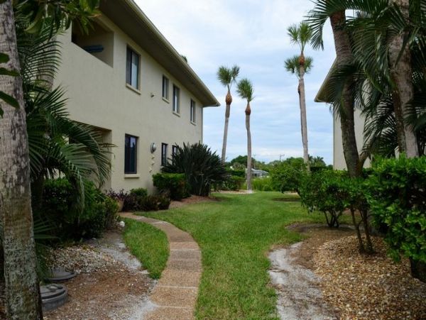 Holmes Beach 3 Bedroom Condo with Water View