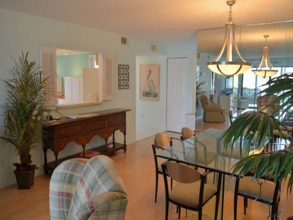 Holmes Beach 3 Bedroom Condo with Water View