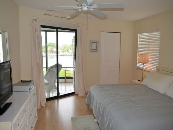 Holmes Beach 3 Bedroom Condo with Water View
