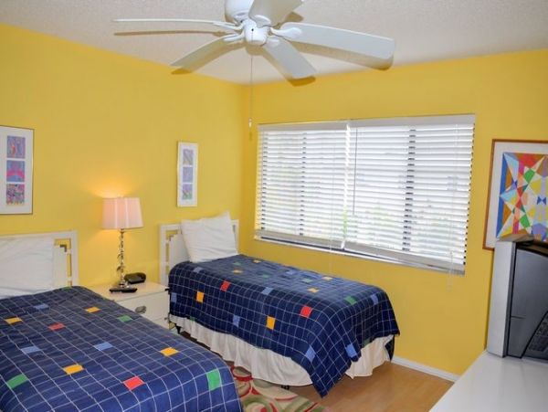 Holmes Beach 3 Bedroom Condo with Water View