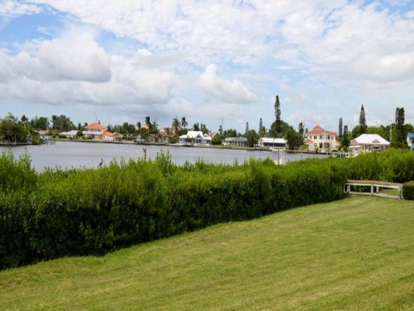 Holmes Beach 3 Bedroom Condo with Water View