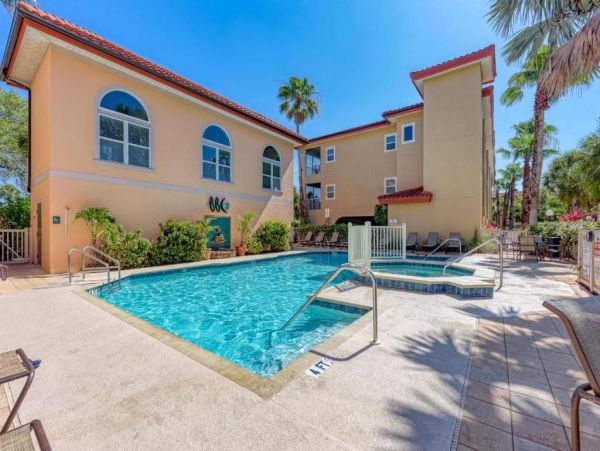 Luxury 3 bedroom Town Home w/ Pool Anna Maria Island Rental