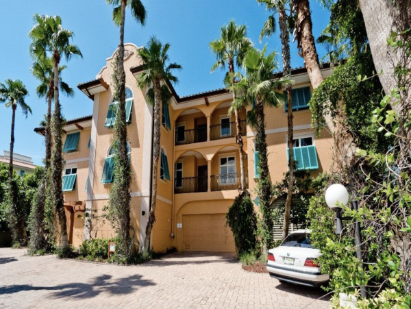 Luxury 3 bedroom Town Home w/ Pool Anna Maria Island Rental