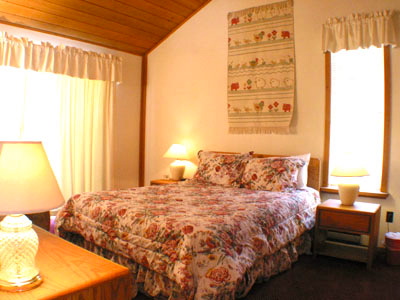 Bedroom 3 with queen bed