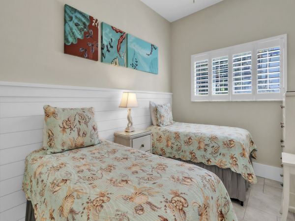 Holmes Beach Luxury Vacation Pool Home Steps from the Beach