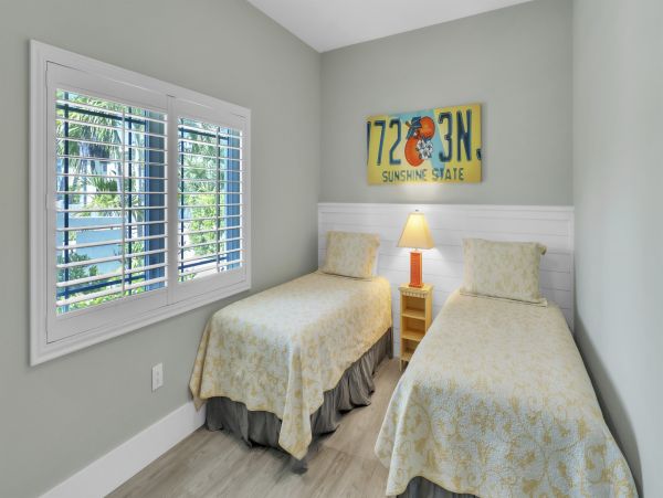 Holmes Beach Luxury Vacation Pool Home Steps from the Beach