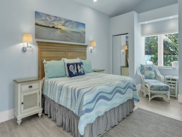 Holmes Beach Luxury Vacation Pool Home Steps from the Beach