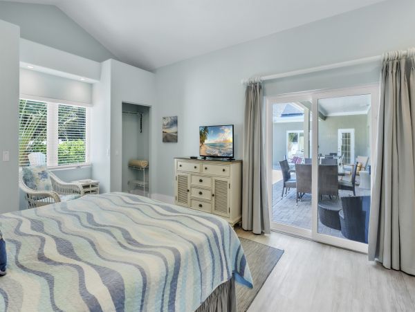 Holmes Beach Luxury Vacation Pool Home Steps from the Beach