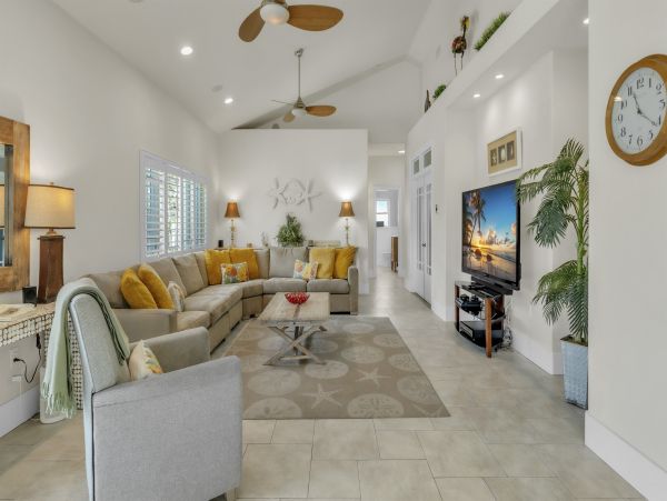 Holmes Beach Luxury Vacation Pool Home Steps from the Beach