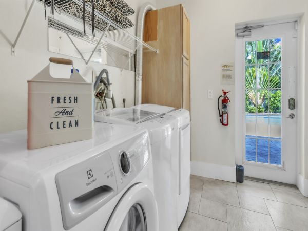 Holmes Beach Luxury Vacation Pool Home Steps from the Beach