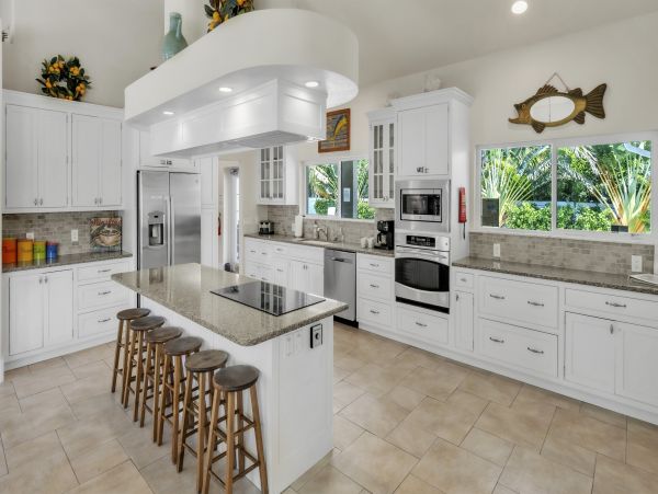 Holmes Beach Luxury Vacation Pool Home Steps from the Beach