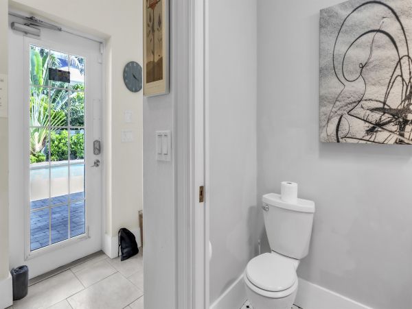 Holmes Beach Luxury Vacation Pool Home Steps from the Beach