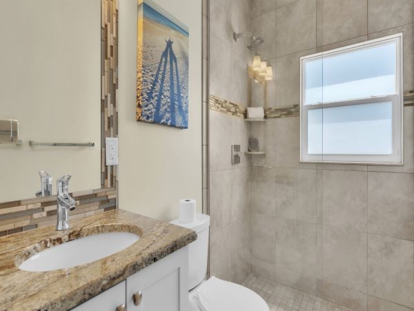 Holmes Beach Luxury Vacation Pool Home Steps from the Beach