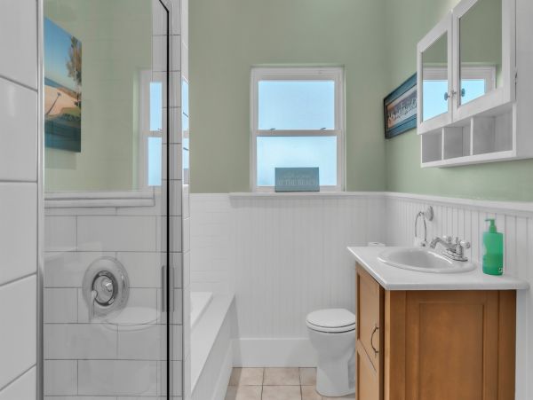 Holmes Beach Luxury Vacation Pool Home Steps from the Beach