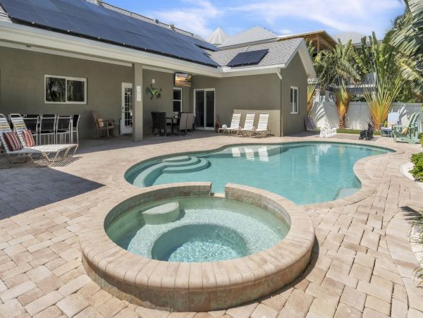 Holmes Beach Luxury Vacation Pool Home Steps from the Beach