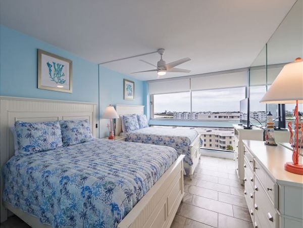 Lovely Beach to Bay 2 Bedroom Siesta Key Rental