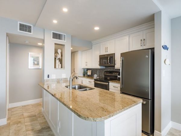 Lovely Beach to Bay 2 Bedroom Siesta Key Rental