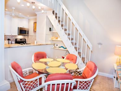 Kitchen & Dining Area