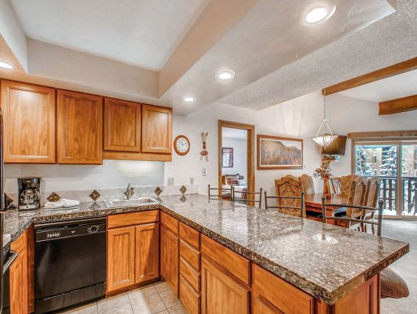 Vail Vacation Condo Sleeps Ten Guests