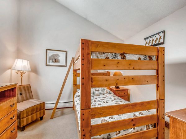 Vail Vacation Condo Sleeps Ten Guests