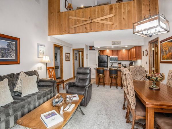 Vail Vacation Condo Sleeps Ten Guests