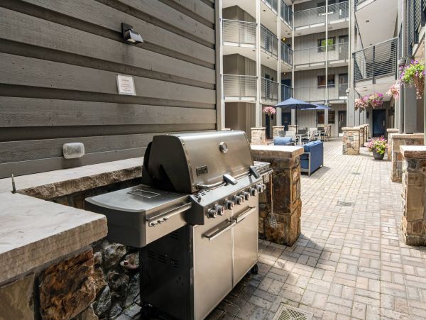 Vail Vacation Condo Sleeps Ten Guests
