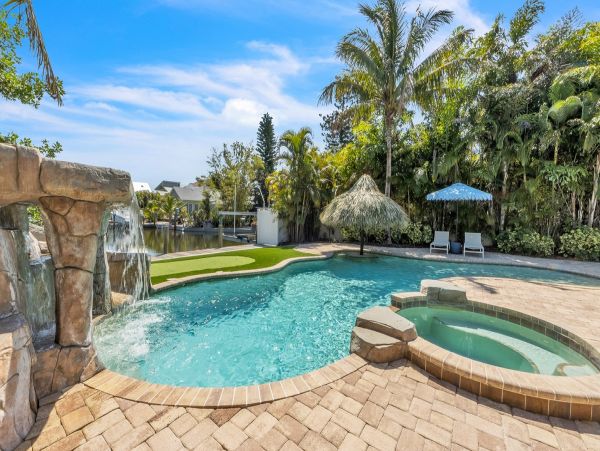 Five Bedroom Anna Maria  Home with Water Slide Pool & Views