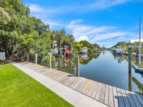 Five Bedroom Anna Maria  Home with Water Slide Pool & Views