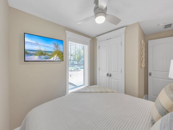 Five Bedroom Anna Maria  Home with Water Slide Pool & Views