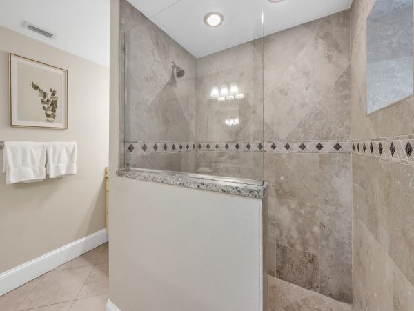 Five Bedroom Anna Maria  Home with Water Slide Pool & Views