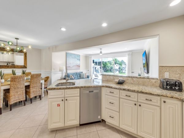 Five Bedroom Anna Maria  Home with Water Slide Pool & Views