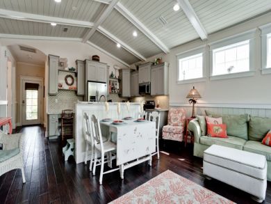 Three Bedrooms Three Bathrooms Family Home with Pool