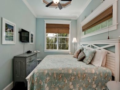 Three Bedrooms Three Bathrooms Family Home with Pool