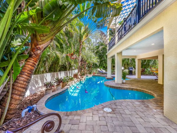 Luxury Anna Maria Vacation Rental Sleeps 6 Private Pool