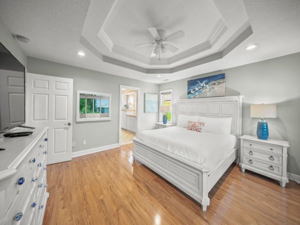 Siesta Key Duplex Shared Pool Short Walk to Beach