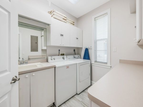 Siesta Key Duplex Shared Pool Short Walk to Beach