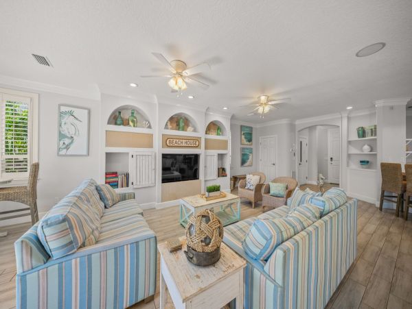 Siesta Key Duplex Shared Pool Short Walk to Beach