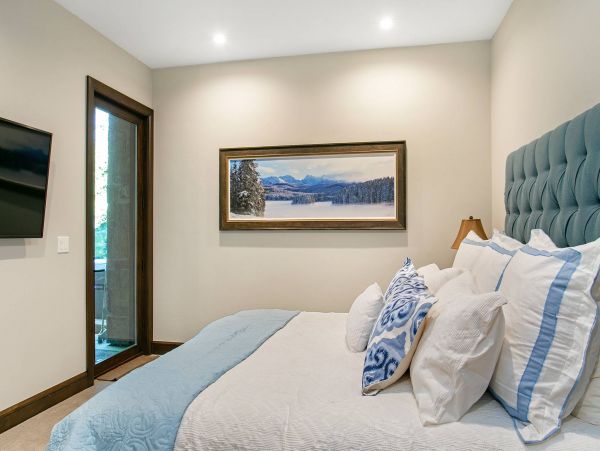 Luxury Vail Vacation Rental House with 5 Bedrooms Sleeps 12