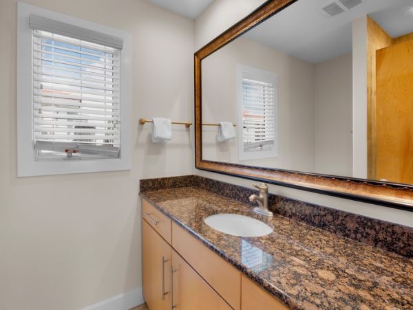 Siesta Key Vacation Rental - Luxury 4-Bedroom Beach House with Pool & Rooftop Deck