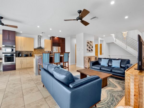 Siesta Key Vacation Rental - Luxury 4-Bedroom Beach House with Pool & Rooftop Deck