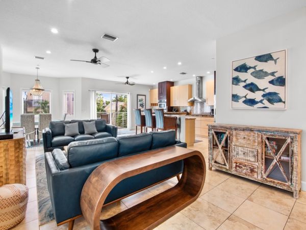 Siesta Key Vacation Rental - Luxury 4-Bedroom Beach House with Pool & Rooftop Deck