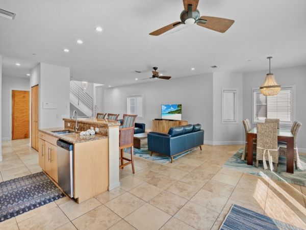 Siesta Key Vacation Rental - Luxury 4-Bedroom Beach House with Pool & Rooftop Deck
