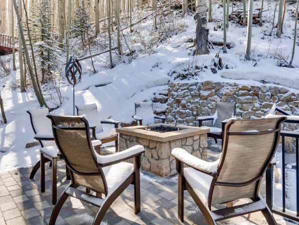 Ski In Ski Out to Vail Gondola-Five Bedroom Ski Rental Home