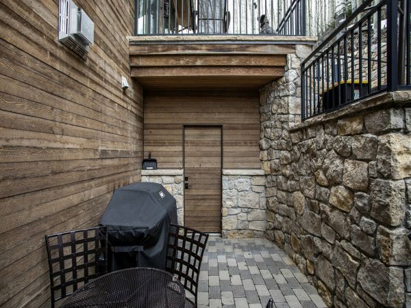 Ski In Ski Out to Vail Gondola-Five Bedroom Ski Rental Home