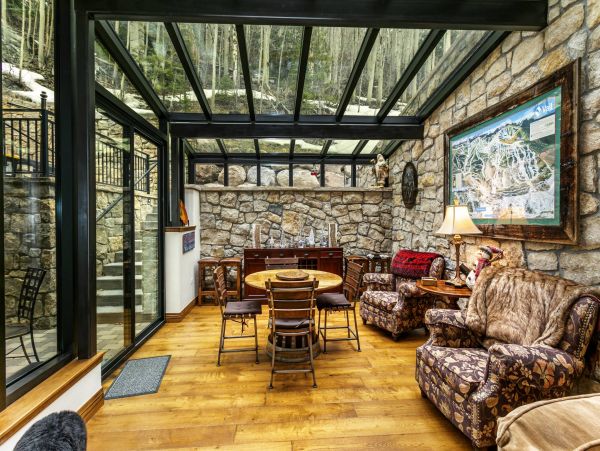 Ski In Ski Out to Vail Gondola-Five Bedroom Ski Rental Home