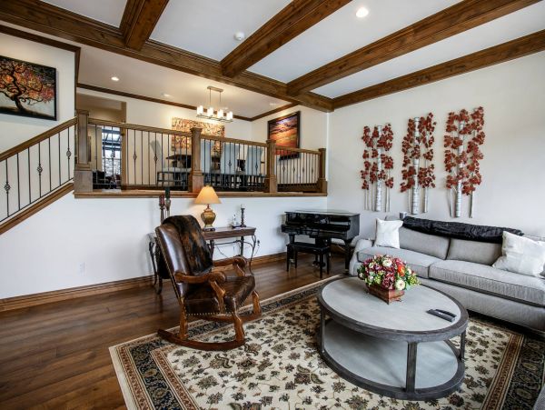 Ski In Ski Out to Vail Gondola-Five Bedroom Ski Rental Home