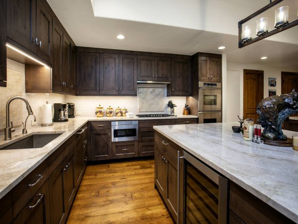 Ski In Ski Out to Vail Gondola-Five Bedroom Ski Rental Home