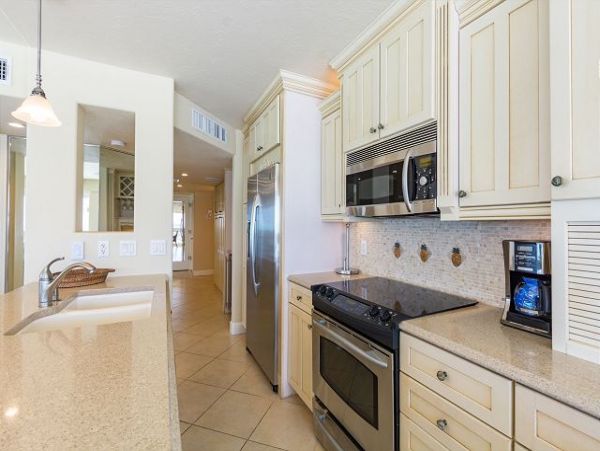 Gulf Front Two Bedroom Vacation Condo Sleeps Six