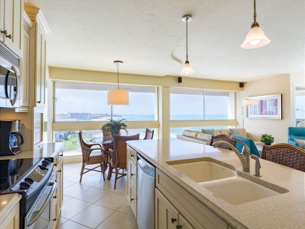 Gulf Front Two Bedroom Vacation Condo Sleeps Six